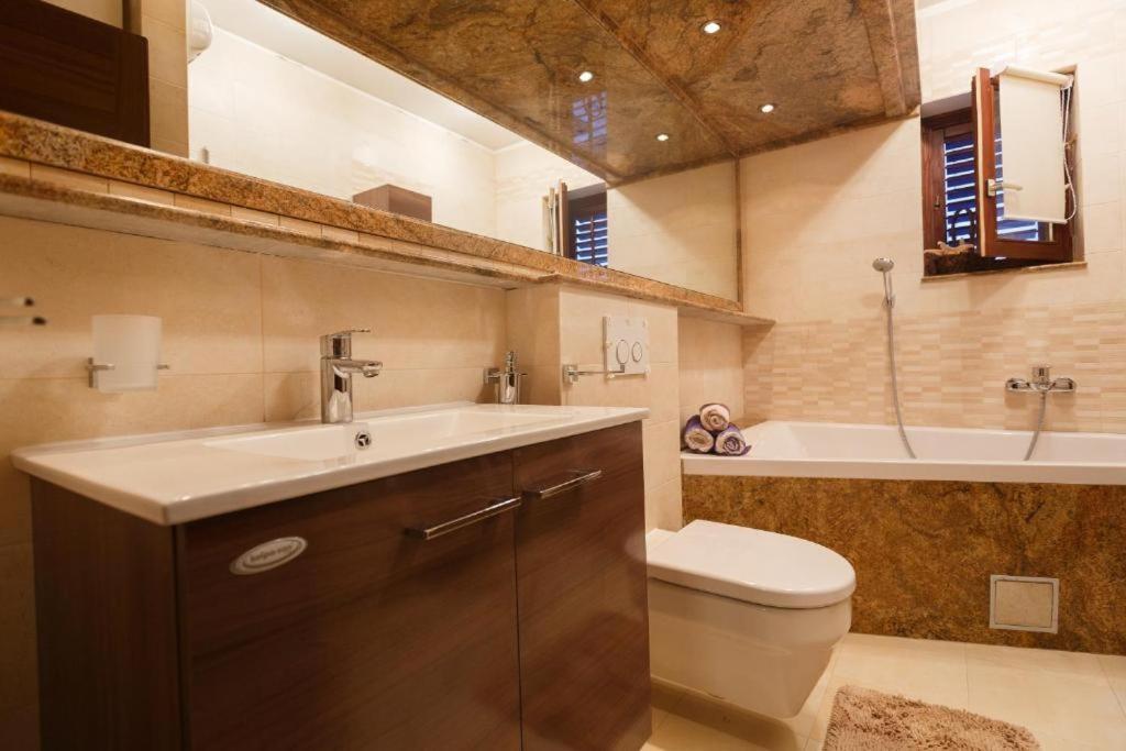 Luxury Apartments Near Bacvice Beach Split Kültér fotó